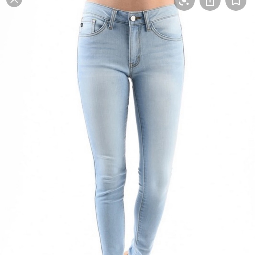 Kan Can mid rise light wash skinny jeans